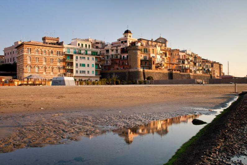 Bnb The Station Nettuno Exterior foto
